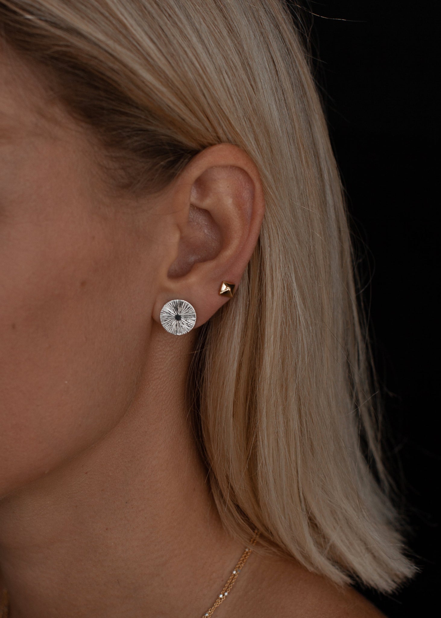 Cosmic Studs / silver