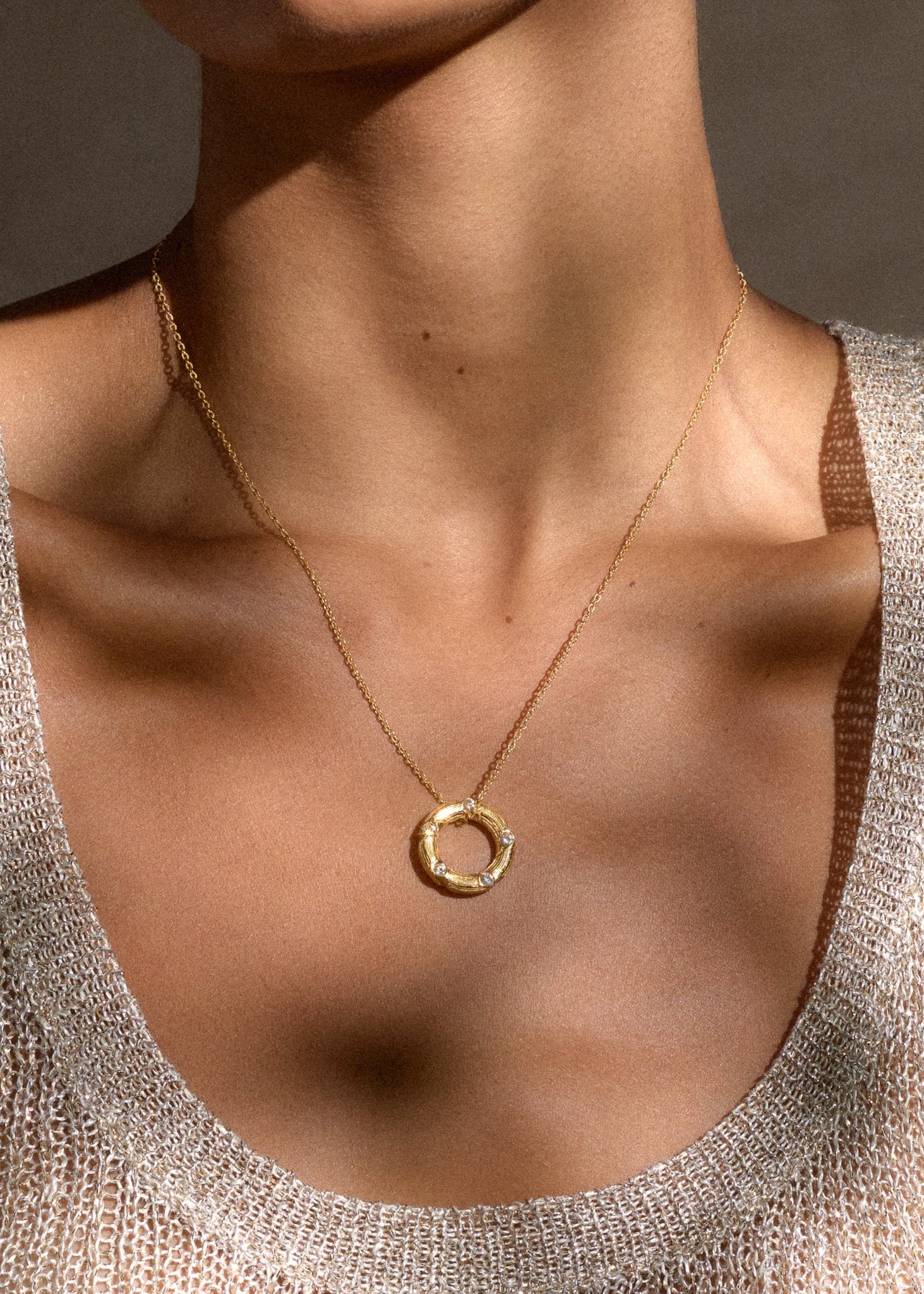 Demi Halo Necklace / gold