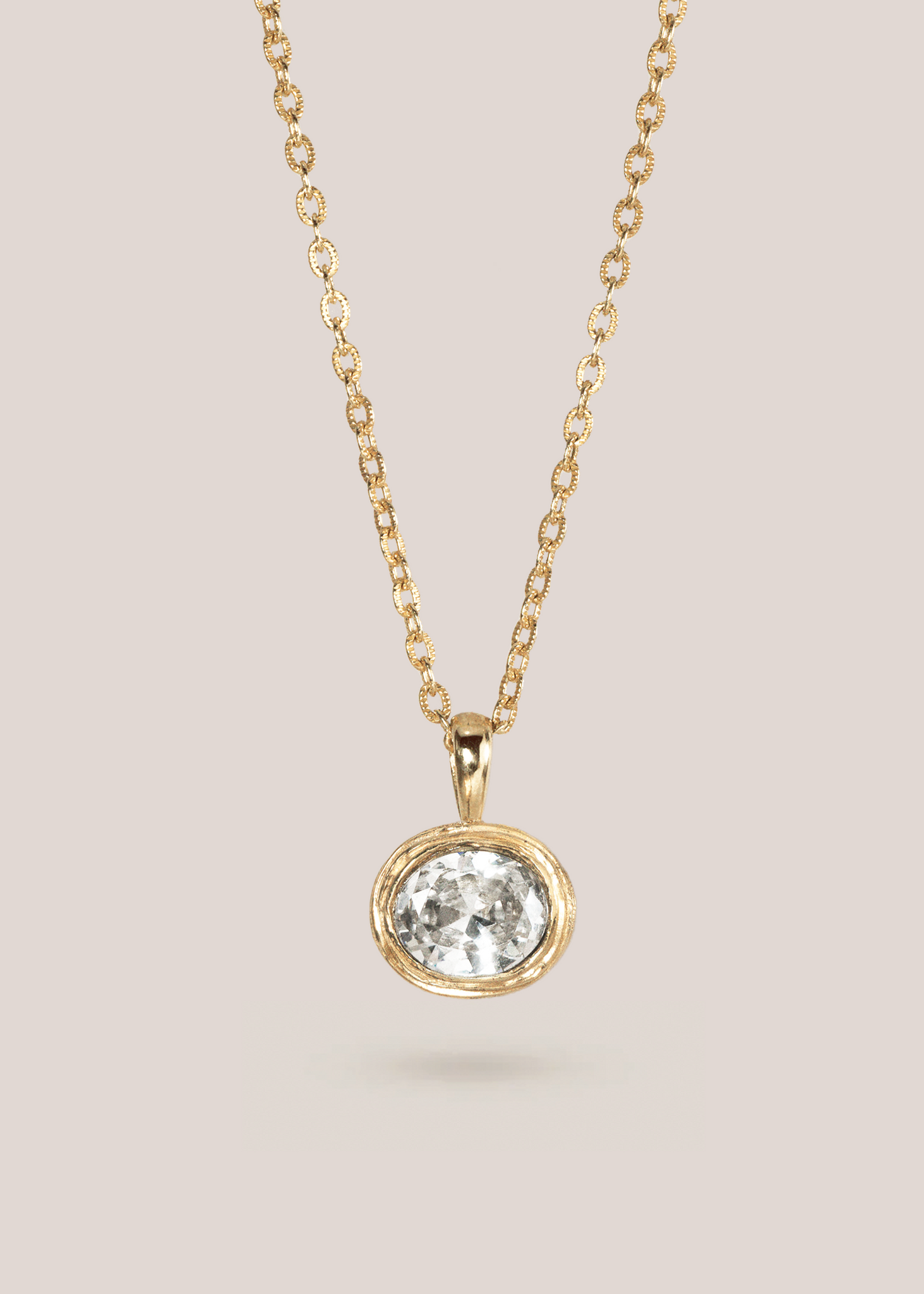 Vela Oval Pendant / gold