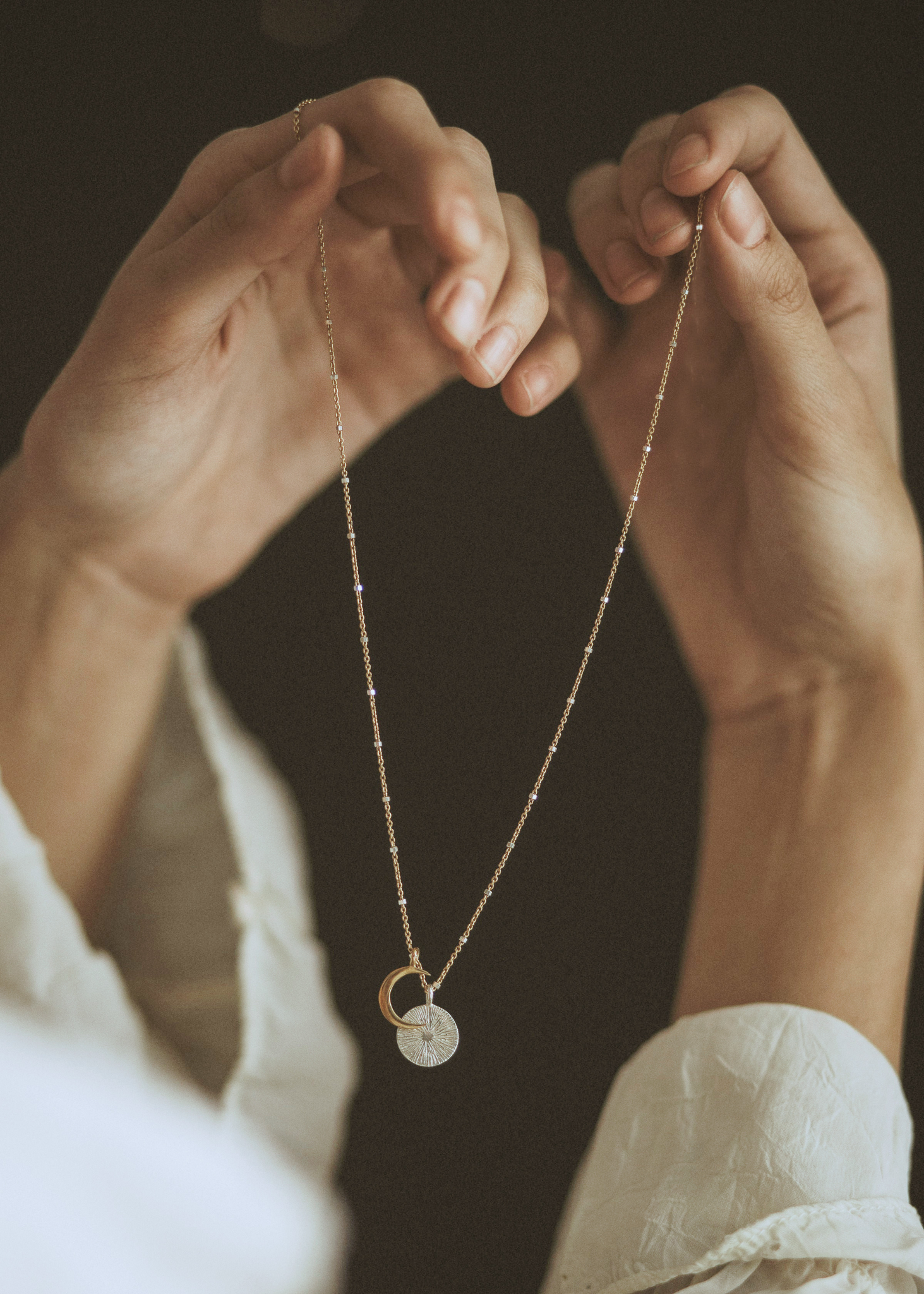 Demi Eclipse Necklace / gold