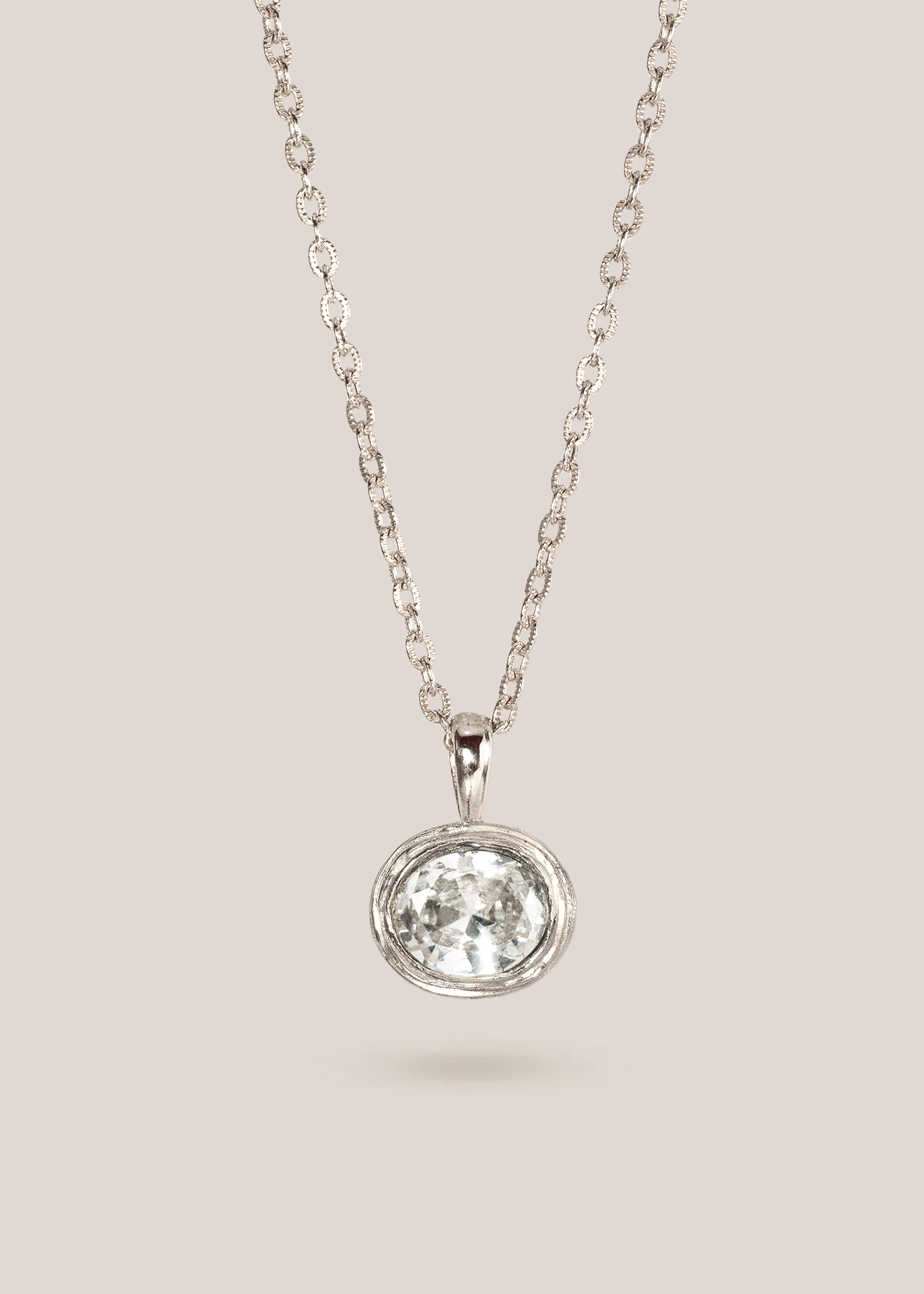 Vela Oval Pendant / silver