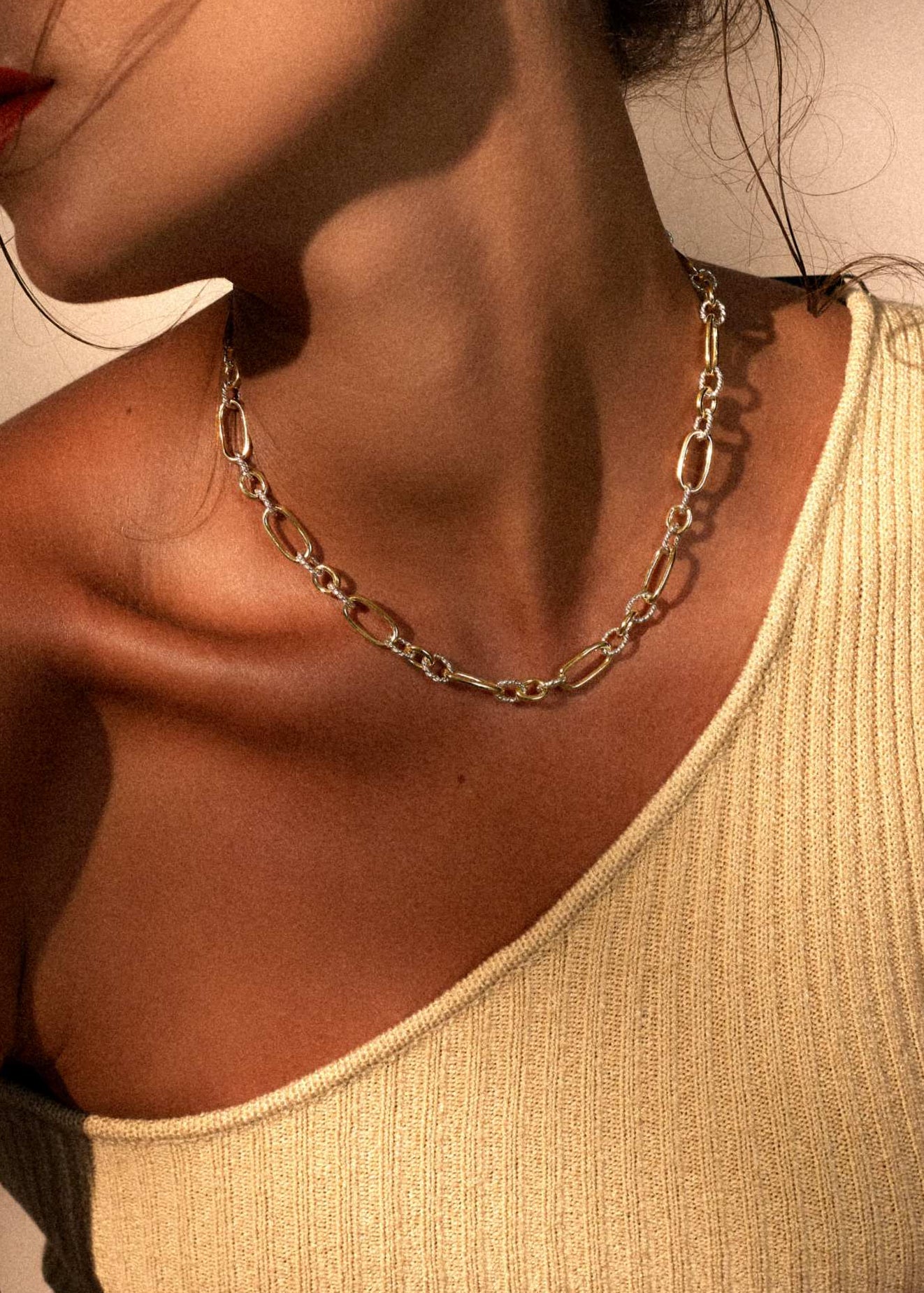 Connected Necklace / gold
