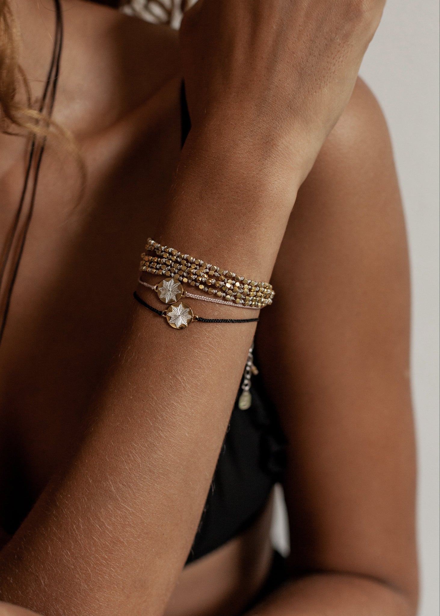 Two Hundred Bracelet / gold