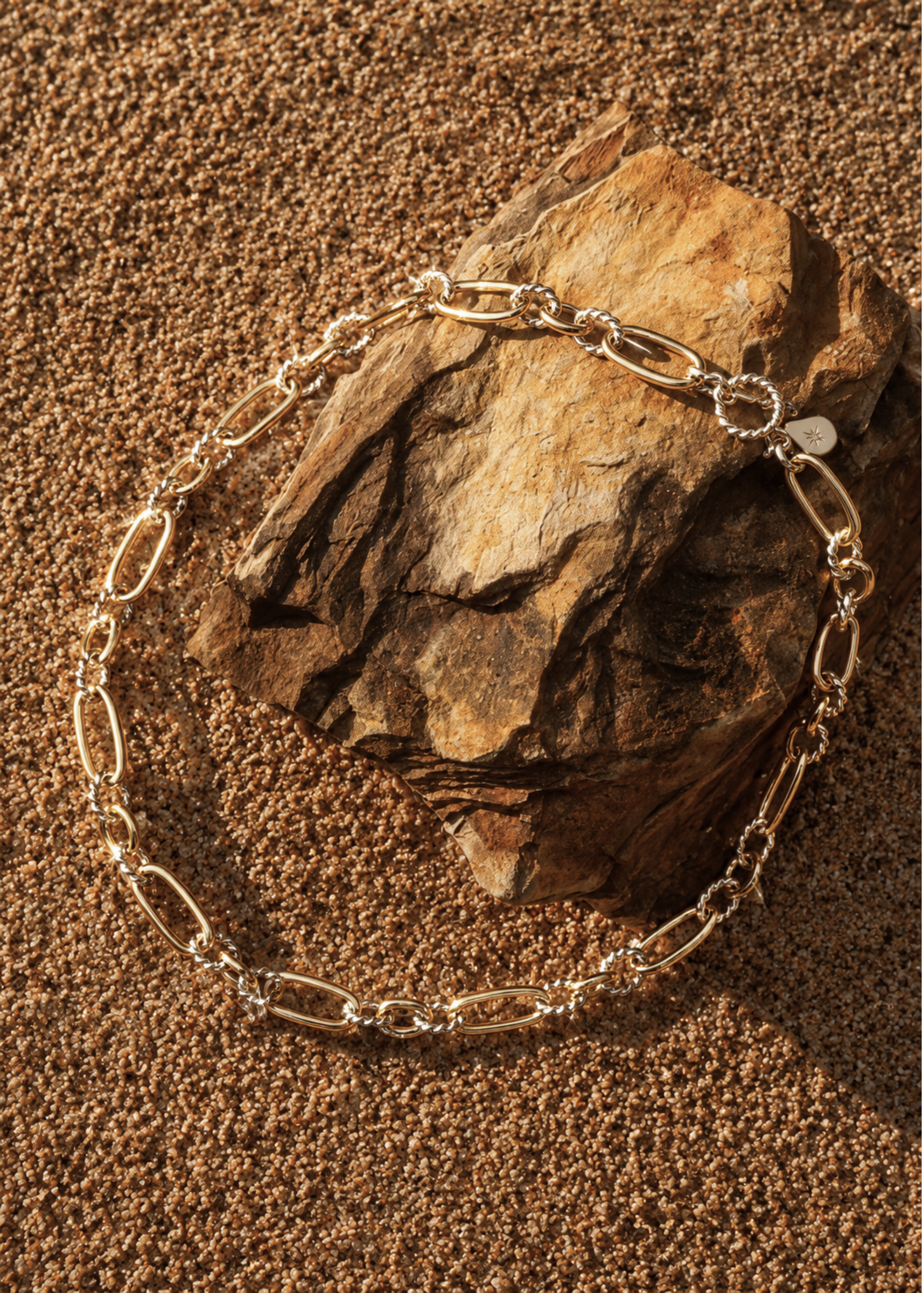 Connected Necklace / gold