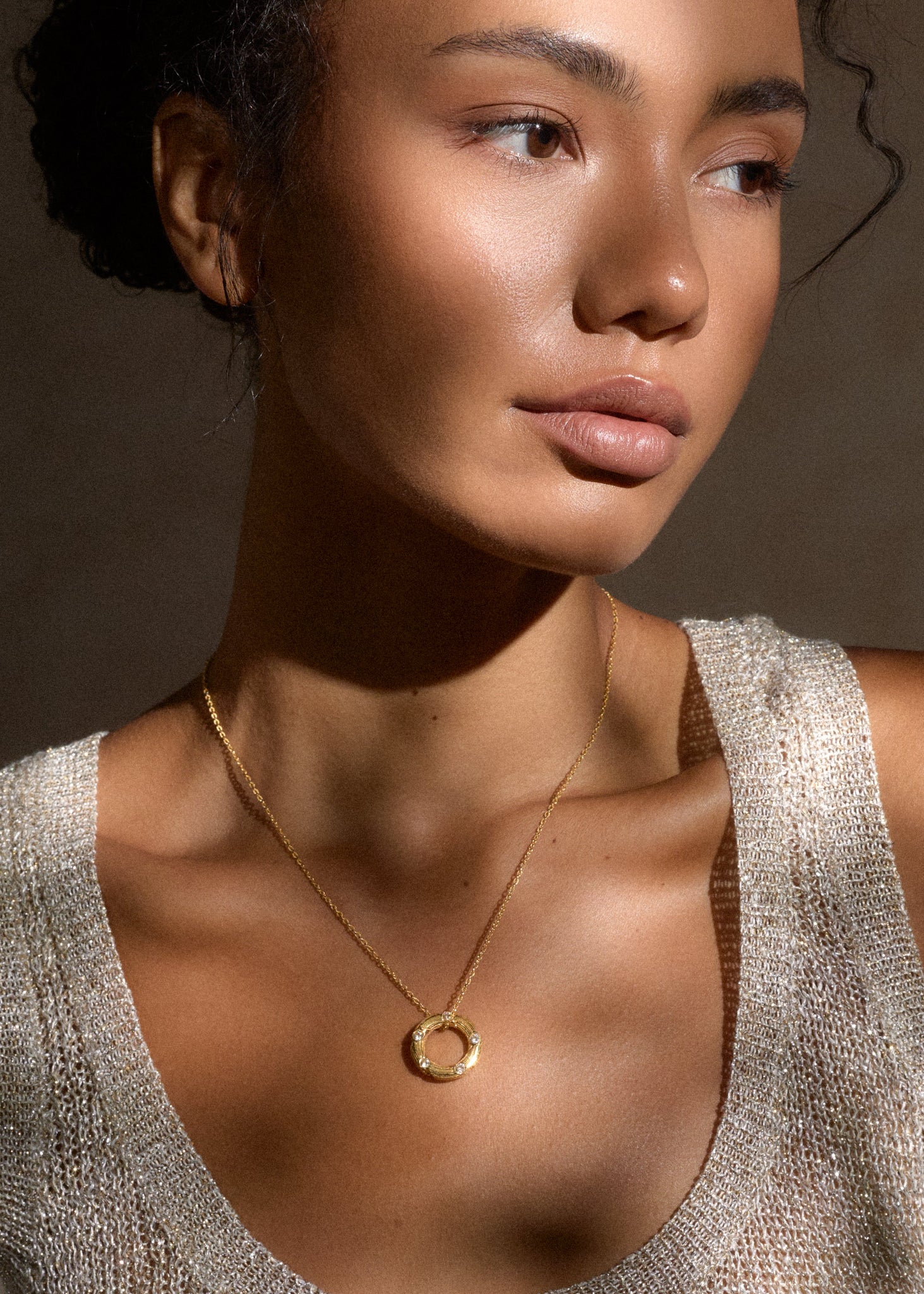 Demi Halo Necklace / gold