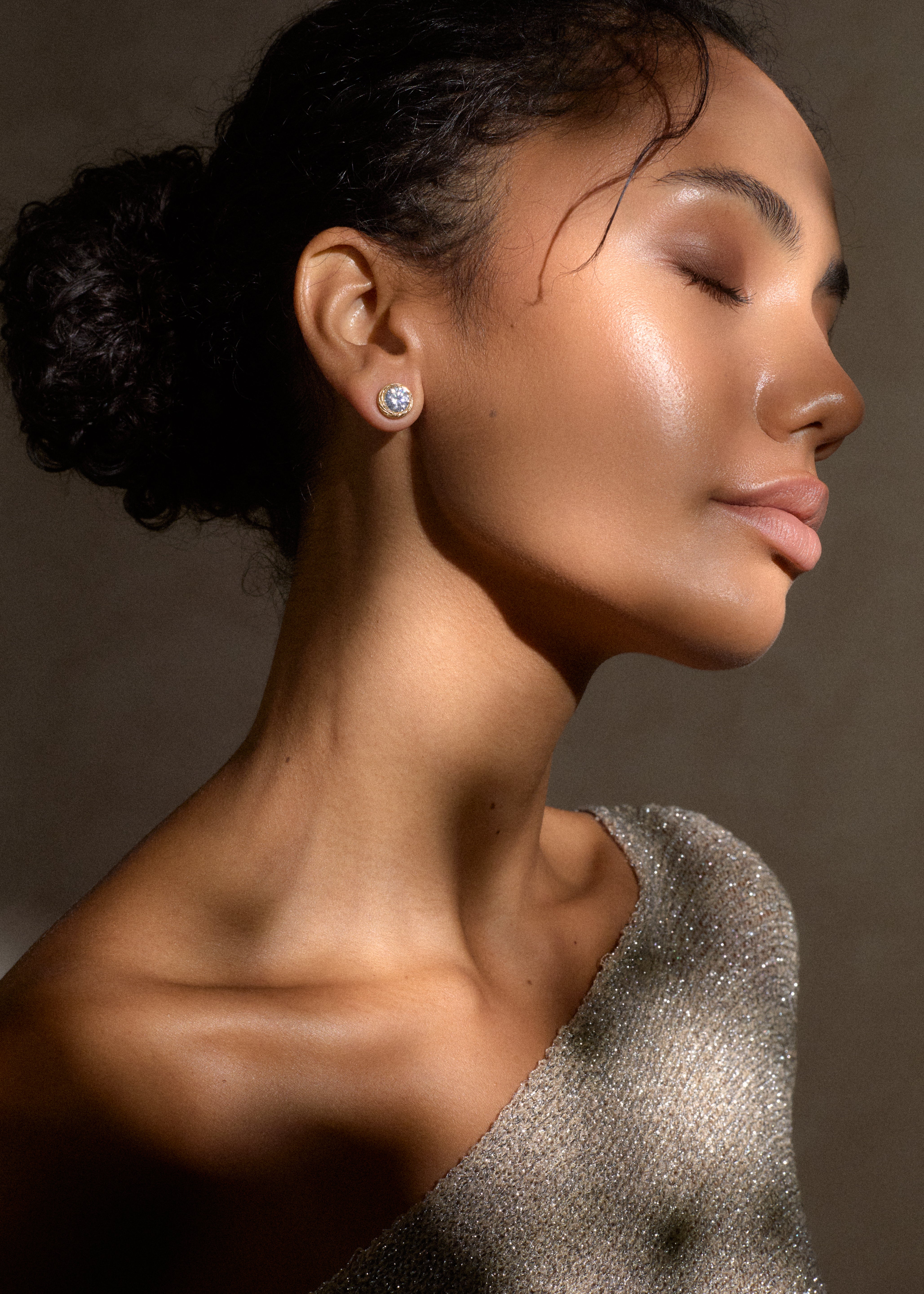 Vela Round Studs / gold