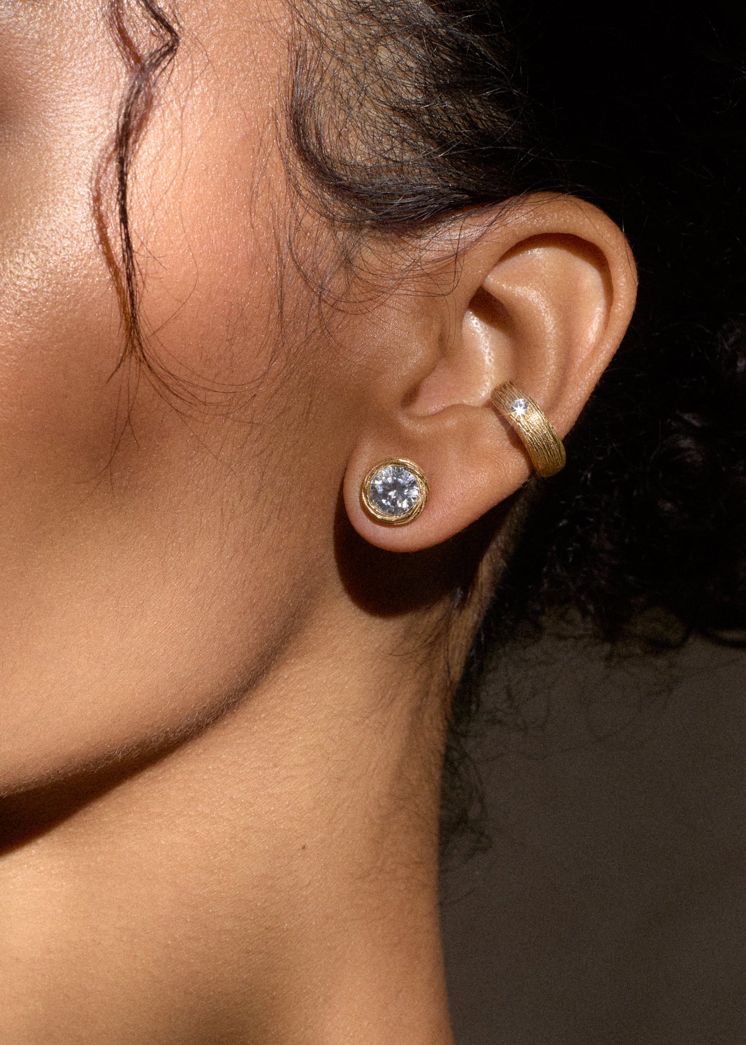 Vela Round Studs / gold