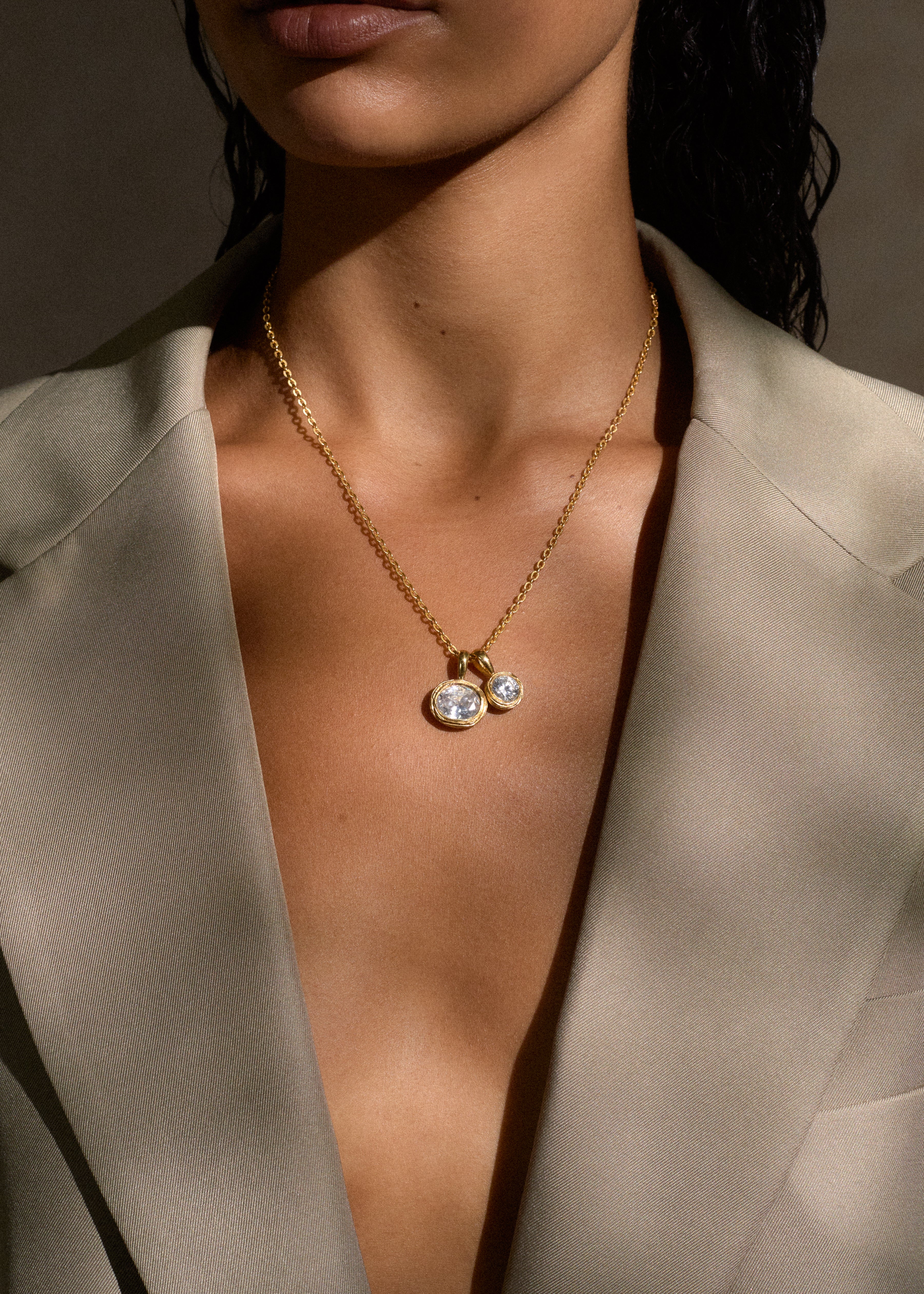 Vela Round Pendant / gold