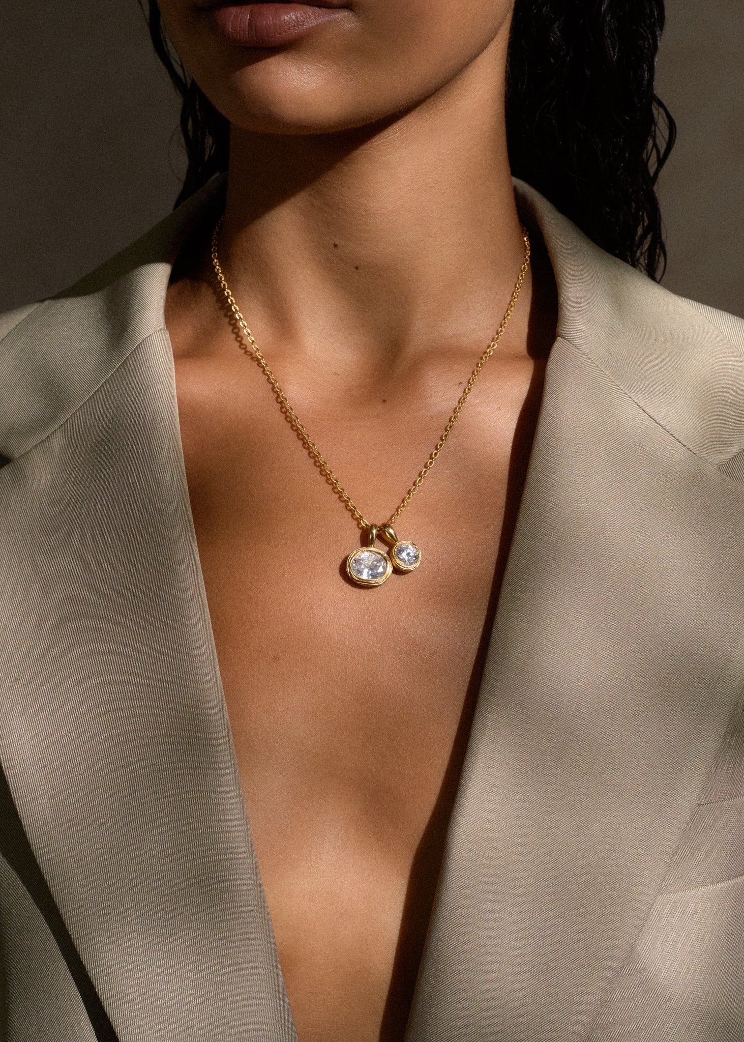Vela Round Pendant / gold