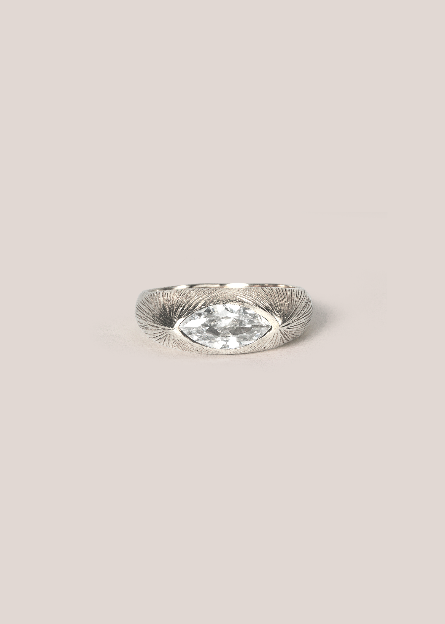 Demi Lumae Ring / silver
