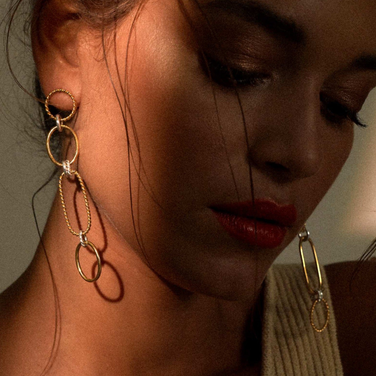 Connected Earrings / gold