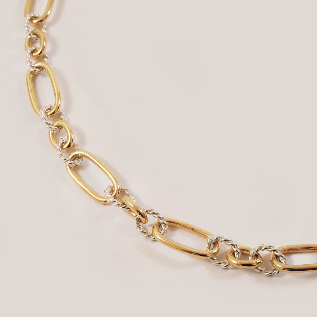 Connected Necklace / gold